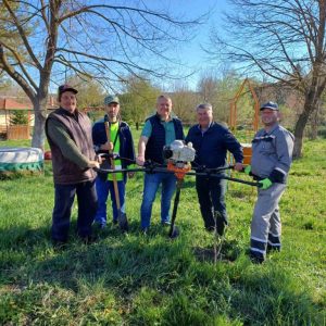 Общински съветници от ПП-ДБ в Разград засадиха дръвчета в село Пороище
