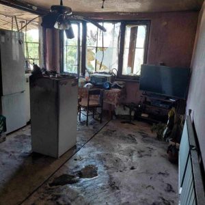 Пожар изпепели дома на три семейства с 4 деца в село Пороище, доброволци събират дарения за помощ