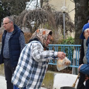 Започна реализацията на проекта „Топъл обяд в община Разград“, 400 човека получават подкрепа